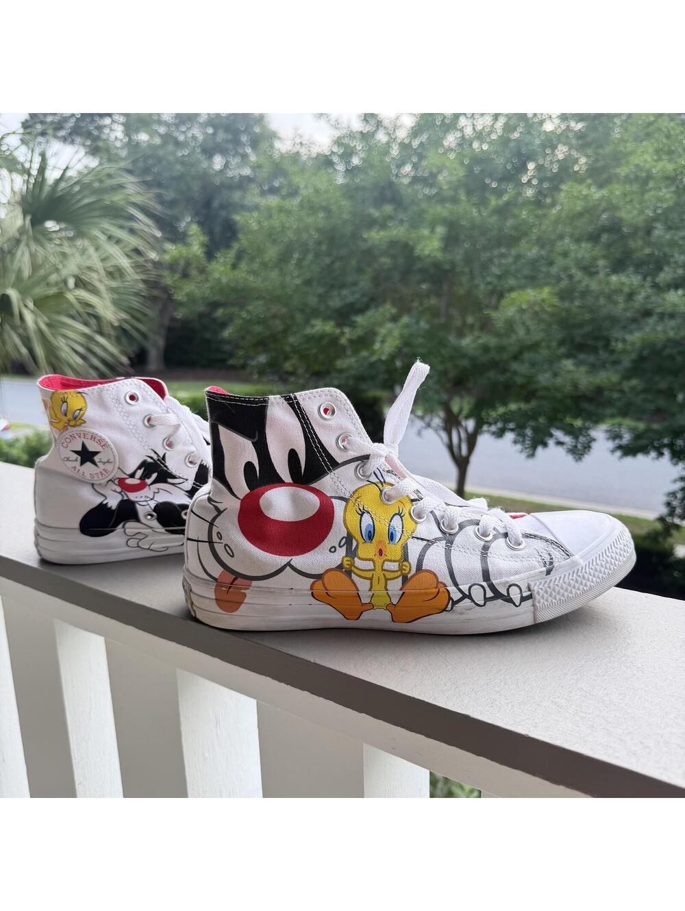 Converse x Looney Tunes Chuck Taylor Sylvester & Tweety High Top Sneakers - Picture 3 of 10
